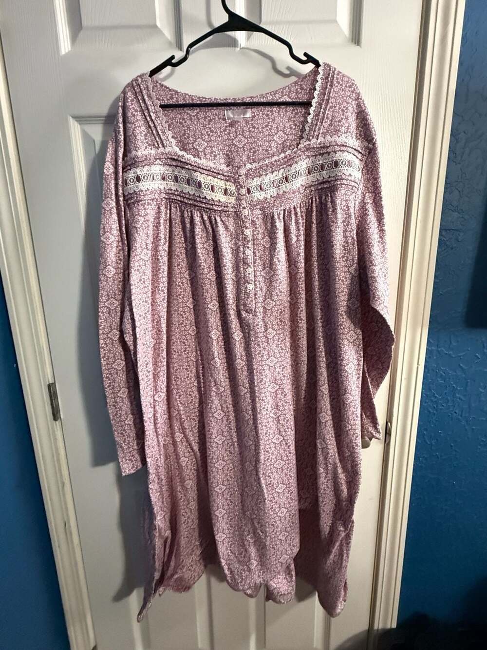 Secret Treasures Sleepwear Long Sleeve Floral Nightgown with Lace Trim Size 5X